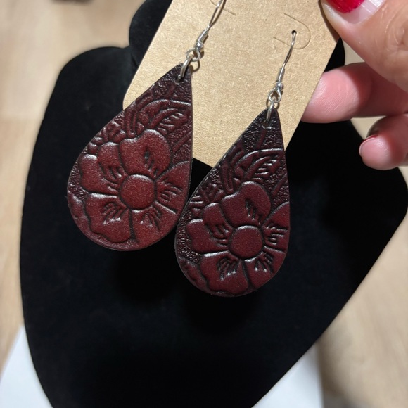 Paparazzi Leather Hibiscus Dangle Earrings, Boho Lightweight Fashion Jewelry - Picture 3 of 8